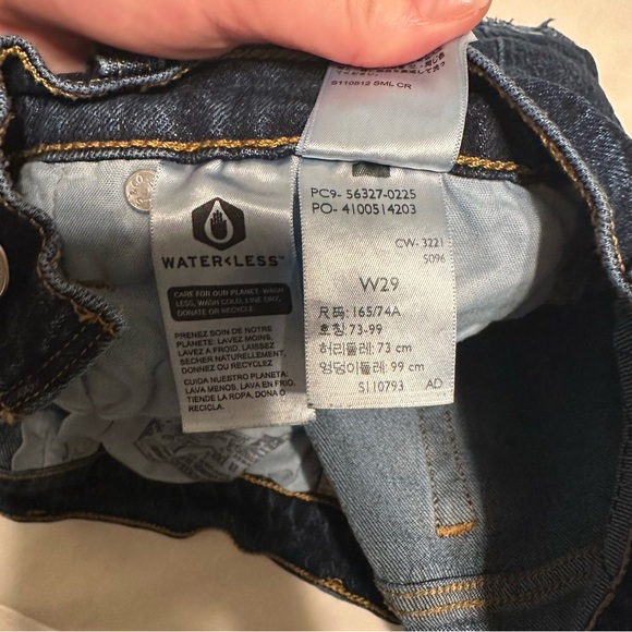 Levi’s 501 Jean Shorts - Picture 3 of 3